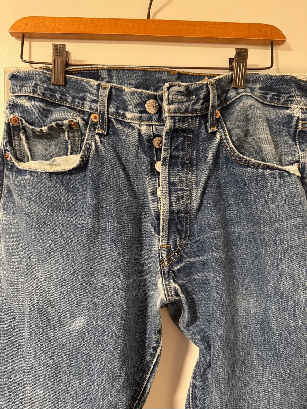 Levi’s 501 Unisex Button Fly Straight Jeans W32 L32 Made in Colombia Vintage